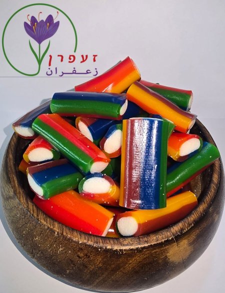 حلوى ملونة بطعم الفواكه