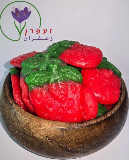 حلوى بطعم الفراولة 🍓